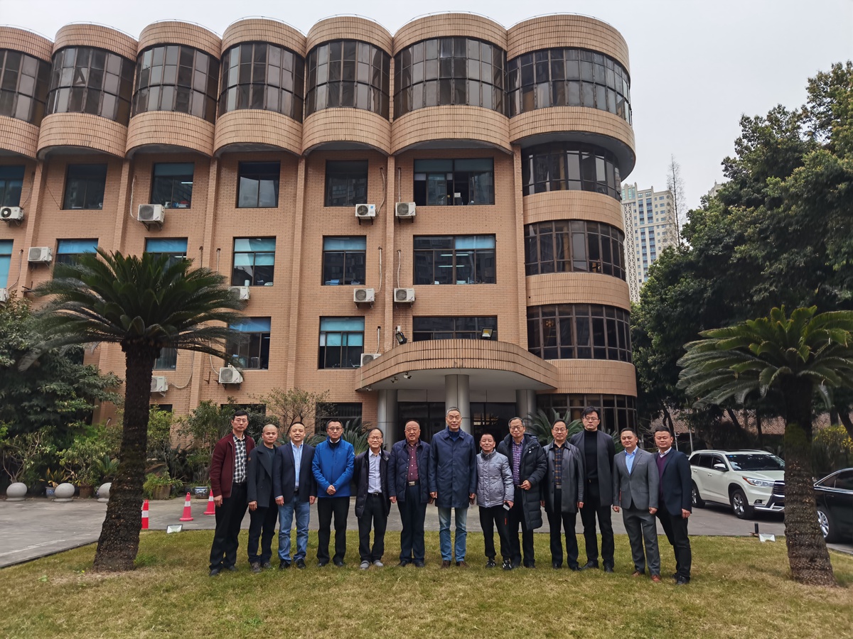 news05.jpg news05.jpg