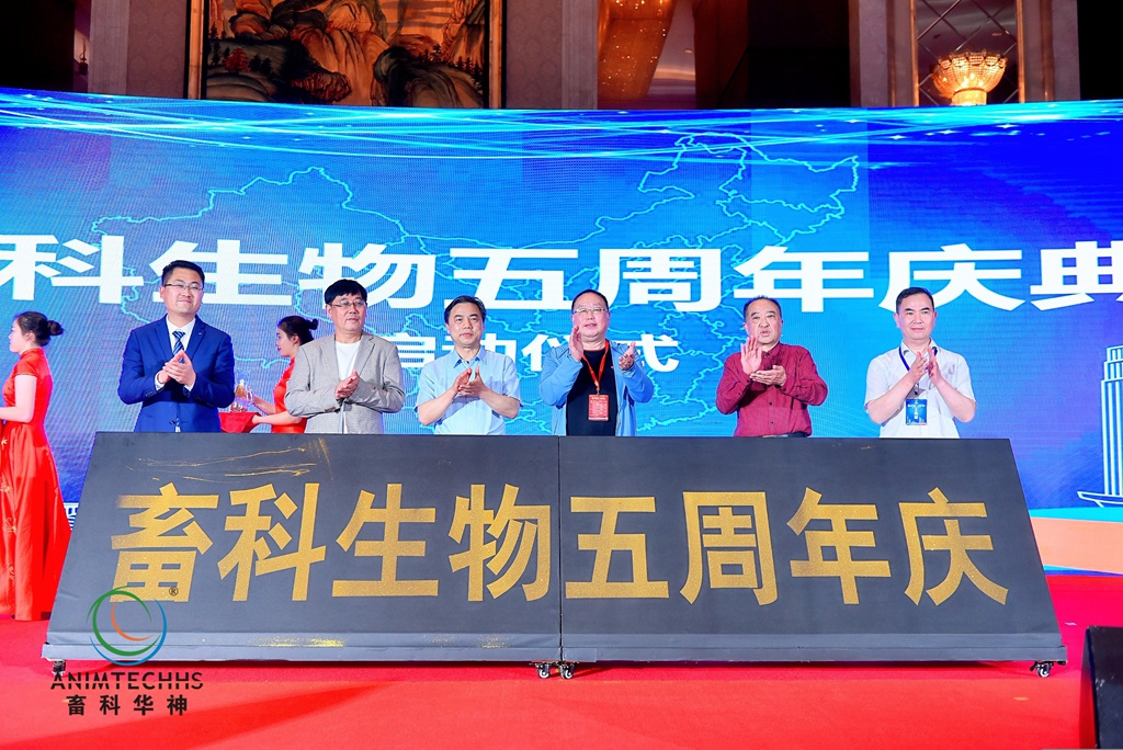 news03.jpg news03.jpg