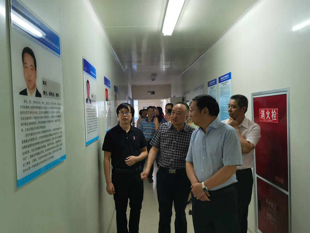 news03.jpg news03.jpg